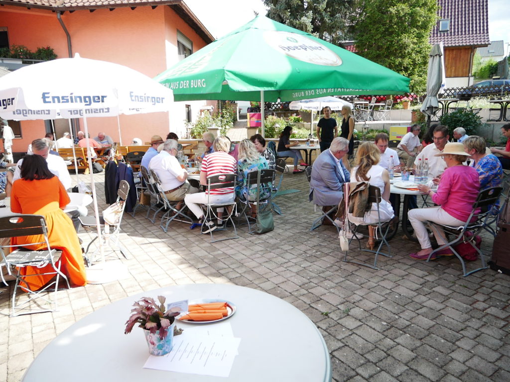 Sommerfest der FDP Pforzheim/Enzkreis am Samstag in Neulingen  Ausgelassenes Fest mit zahlreichen politischen Diskussionen