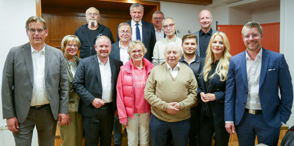 Prof. Dr. Erik Schweickert als FDP-Bezirksvorsitzender bestätigt – Johannes Baumbast wird Spitzenkandidat der FDP Nordschwarzwald für Europawahl