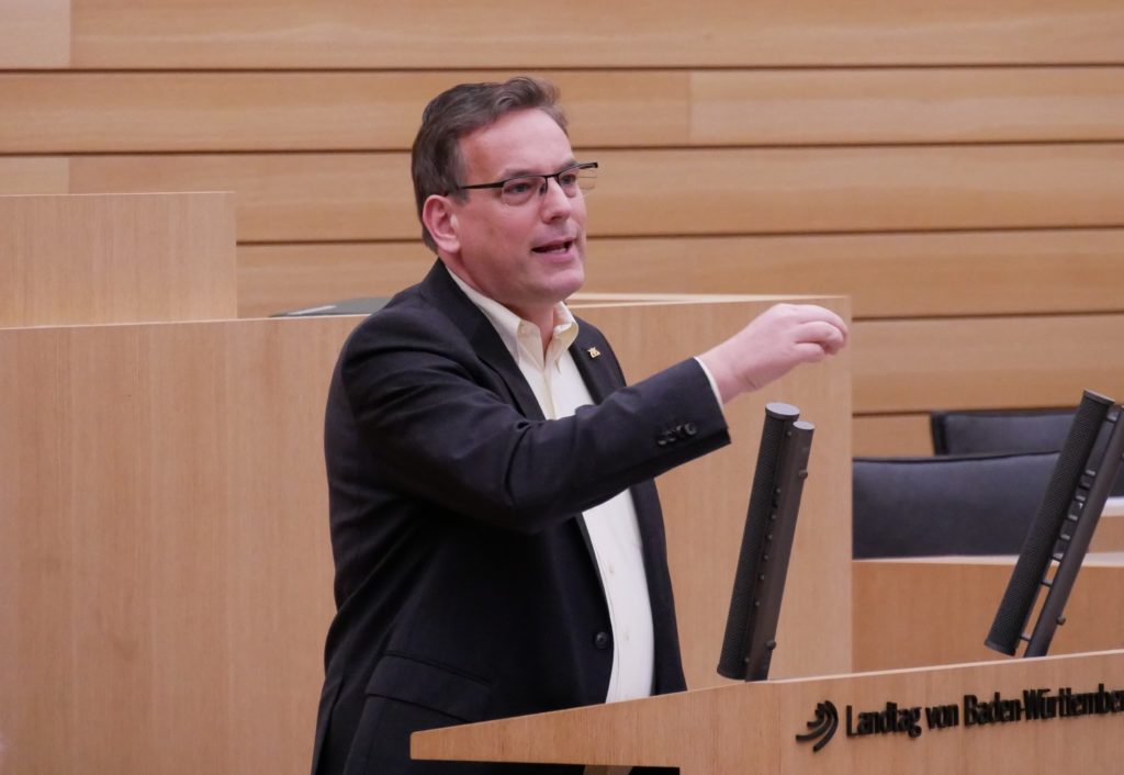 Schweickert hakt wegen Radnetzlücke vor Bauschlott im Landtag nach